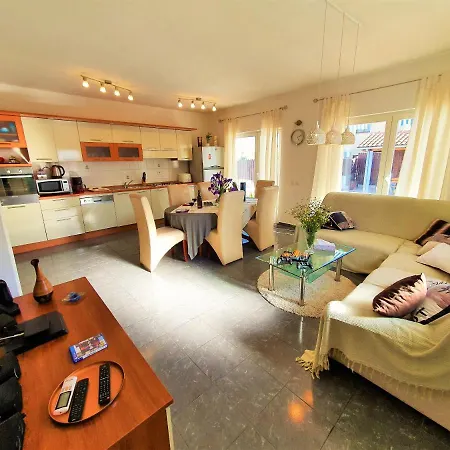 Bella Ciao Holiday House With Pool *