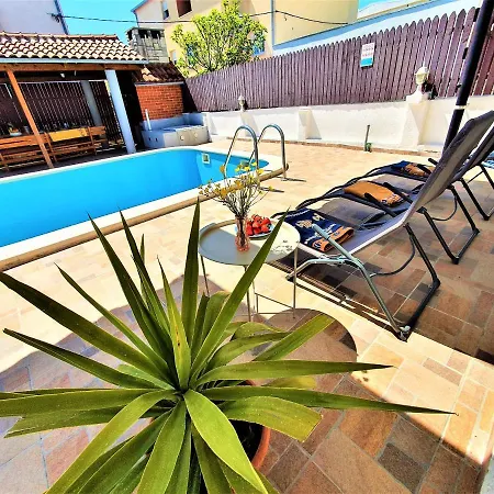 Willa Bella Ciao Holiday House With Pool *